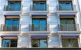 Meg Hotel